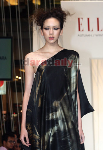 นุช นีรนาท