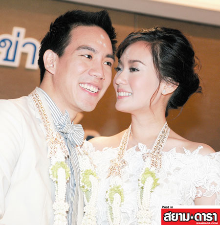 ออม นวดี นัท ชินทัต ศิริชนะชัย