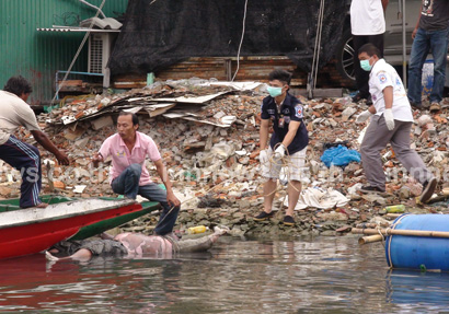 ศพนักท่องเที่ยวตกเขื่อน01 ศพนักท่องเที่ยวตกเขื่อน01