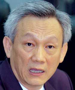 จรัญ ภักดีธนากุล
