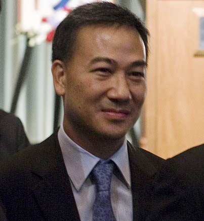 พนิช วิกิตเศรษฐ์