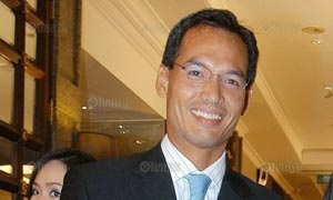 กรณ์ จาติกวณิช