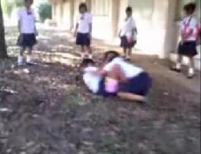คลิปตบกัน
