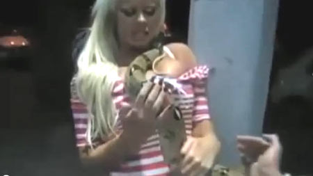 งูฉกหน้าอก