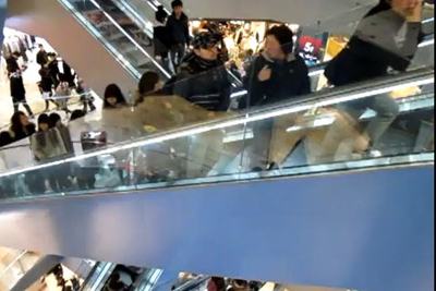 ยืนชิดขวา ยืนชิดขวา