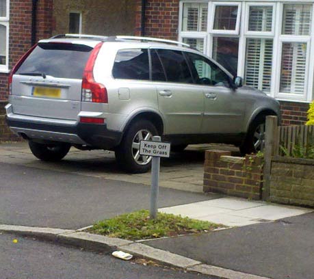 ป้ายห้ามเหยียบหญ้า