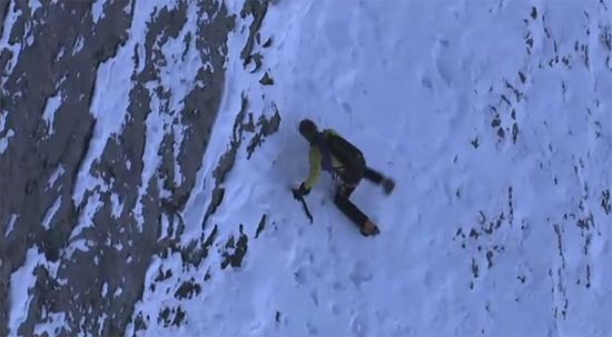 ขอคารวะ !! หนุ่มสวิสปีนผาสูงเกือบ 1 กม. โดยไร้อุปกรณ์กันตก ขอคารวะ !! หนุ่มสวิสปีนผาสูงเกือบ 1 กม. โดยไร้อุปกรณ์กันตก