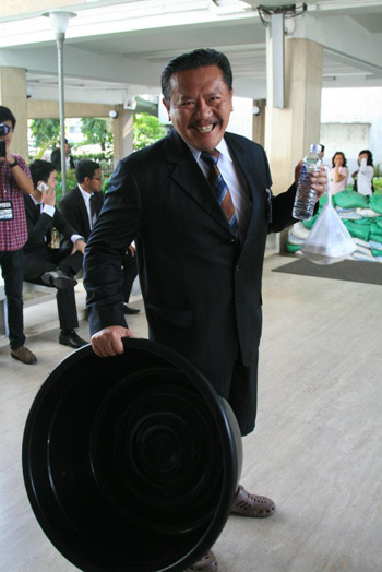 ชูวิทย์ กมลวิศิษฎ์