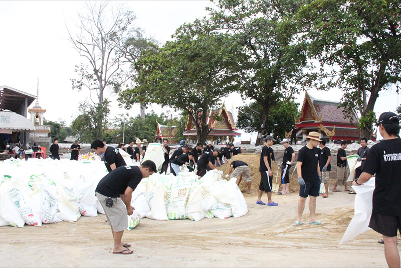 ตำรวจช่วยภัยน้ำท่วม
