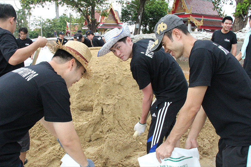 ตำรวจช่วยภัยน้ำท่วม