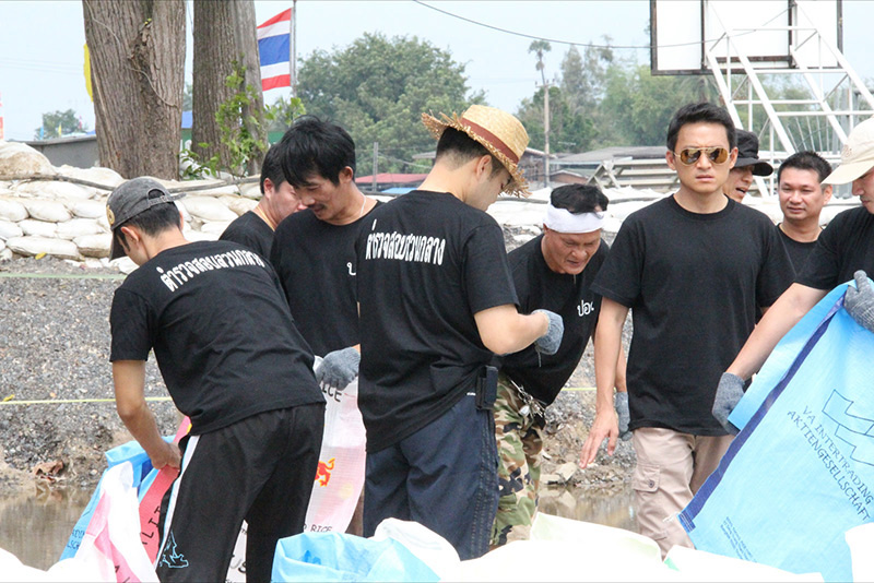 ตำรวจช่วยภัยน้ำท่วม