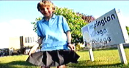 อากาศร้อนทำพิษ เด็กชายประท้วงอยากใส่กระโปรงมาเรียน