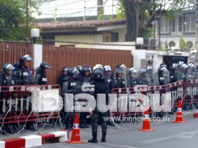 เสื้อแดง เทเลือด