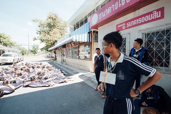 เพจต้านโซตัส แฉภาพรับน้อง ม.4 ชี้แรงเกิน ถามแรงเกินหรือไม่ เพจต้านโซตัส แฉภาพรับน้อง ม.4 ชี้แรงเกิน ถามแรงเกินหรือไม่
