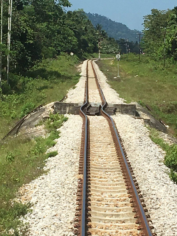 รางรถไฟสถานีลาโล๊ะ รางรถไฟสถานีลาโล๊ะ