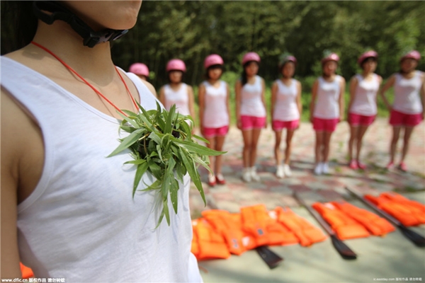 ไลฟ์การ์ดสาวจีนซ่อนกล้องติดตัว เอาผิดหนุ่มแกล้งจมน้ำเนียนแต๊ะอั๋ง ไลฟ์การ์ดสาวจีนซ่อนกล้องติดตัว เอาผิดหนุ่มแกล้งจมน้ำเนียนแต๊ะอั๋ง