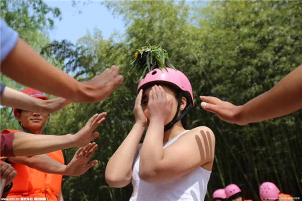 ไลฟ์การ์ดสาวจีนซ่อนกล้องติดตัว เอาผิดหนุ่มแกล้งจมน้ำเนียนแต๊ะอั๋ง ไลฟ์การ์ดสาวจีนซ่อนกล้องติดตัว เอาผิดหนุ่มแกล้งจมน้ำเนียนแต๊ะอั๋ง