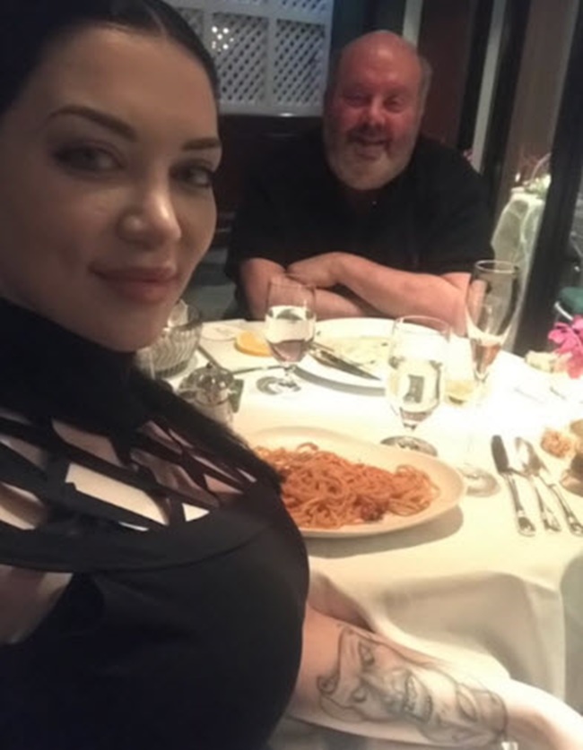 ไซด์ไลน์ไว้อาลัยเสี่ย ไซด์ไลน์ไว้อาลัยเสี่ย