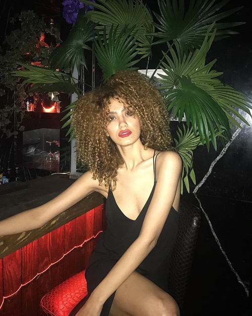 นางแบบประมูลพรหมจรรย์ นางแบบประมูลพรหมจรรย์