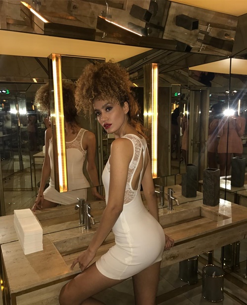 นางแบบประมูลพรหมจรรย์ นางแบบประมูลพรหมจรรย์