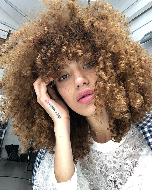 นางแบบประมูลพรหมจรรย์ นางแบบประมูลพรหมจรรย์