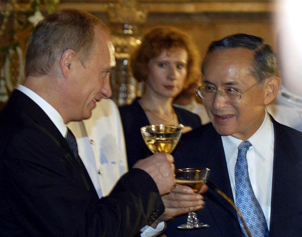 ประธานาธิบดีปูตินถวายความอาลัย พระเจ้าอยู่หัวในพระบรมโกศสวรรคต ประธานาธิบดีปูตินถวายความอาลัย พระเจ้าอยู่หัวในพระบรมโกศสวรรคต