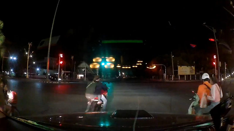 มอเตอร์ไซค์ล้ม มอเตอร์ไซค์ล้ม