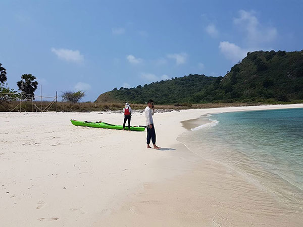 ธนาธร จึงรุ่งเรืองกิจ ธนาธร จึงรุ่งเรืองกิจ