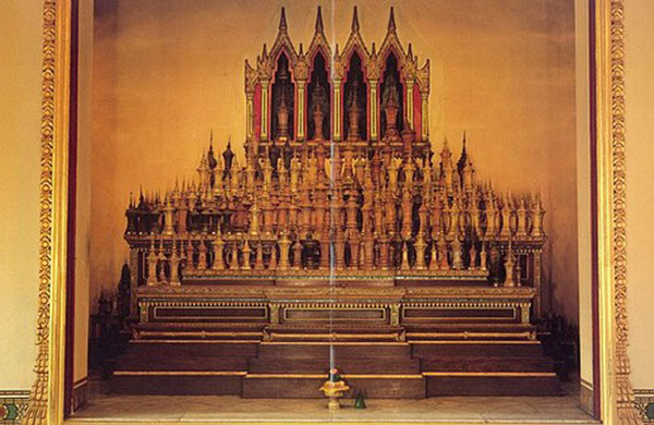 พระวิมาน ที่ประดิษฐานพระบรมอัฐิ ในหลวง ร.9 พระวิมาน ที่ประดิษฐานพระบรมอัฐิ ในหลวง ร.9