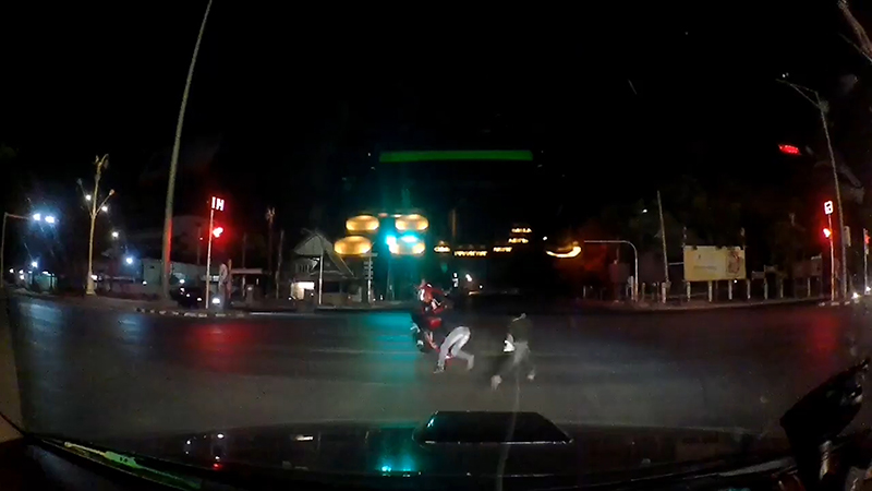 มอเตอร์ไซค์ล้ม มอเตอร์ไซค์ล้ม