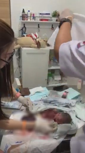 คลอดลูกกลางซอย คลอดลูกกลางซอย