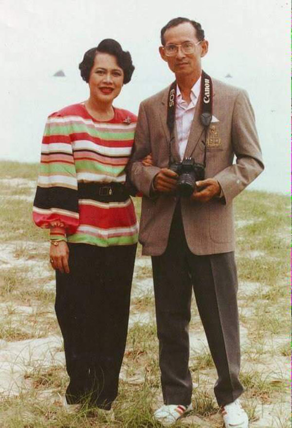 สมเด็จพระนางเจ้าสิริกิติ์ พระบรมราชินีนาถ สมเด็จพระนางเจ้าสิริกิติ์ พระบรมราชินีนาถ