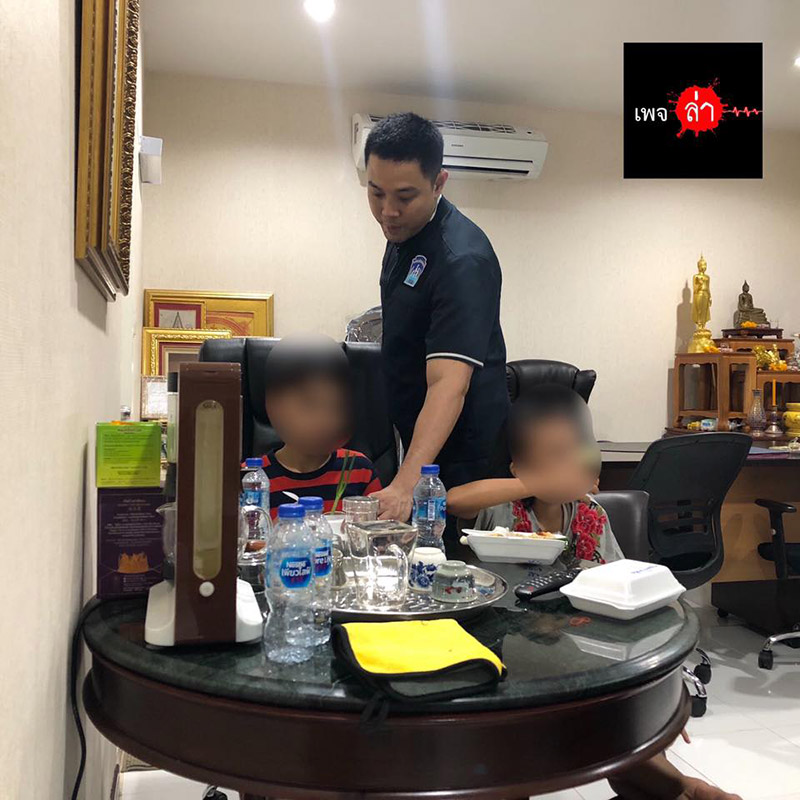 เด็กลูกครึ่งตกตึก เด็กลูกครึ่งตกตึก