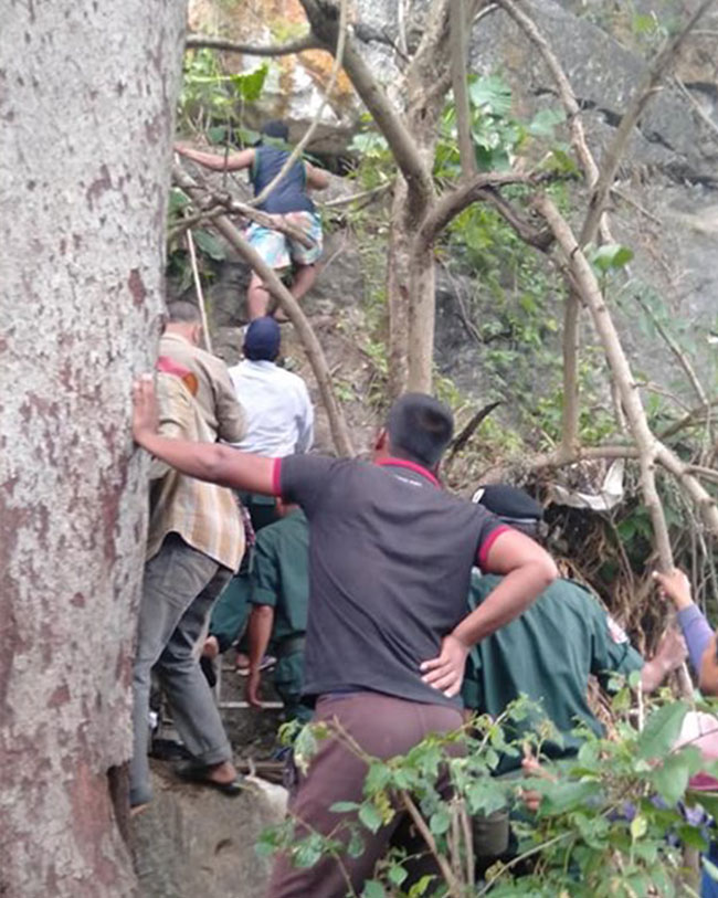 คนติดถ้ำ คนติดถ้ำ