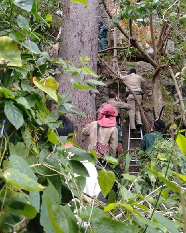 คนติดถ้ำ คนติดถ้ำ