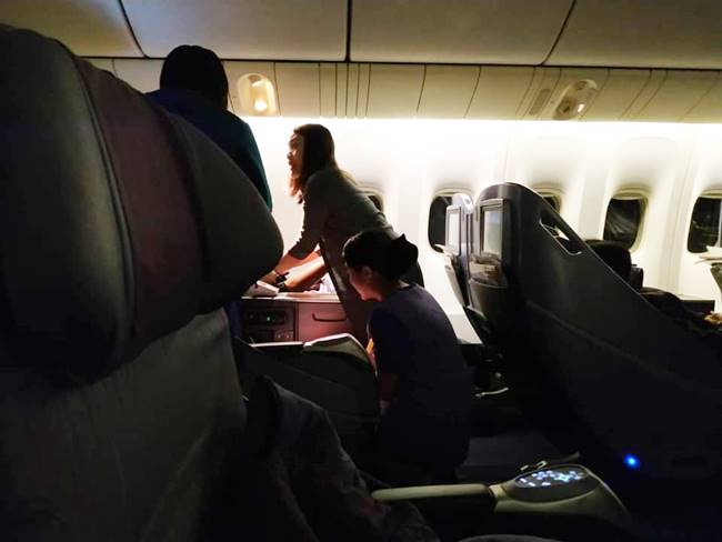 ช่วยคนบนเครื่องบิน ช่วยคนบนเครื่องบิน