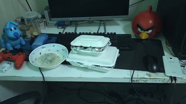 เล่นเกมตายคาโต๊ะคอม เล่นเกมตายคาโต๊ะคอม