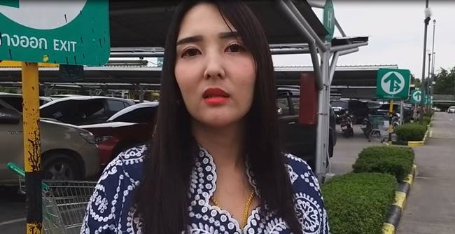 รถโดนสีสาดเละ รถโดนสีสาดเละ