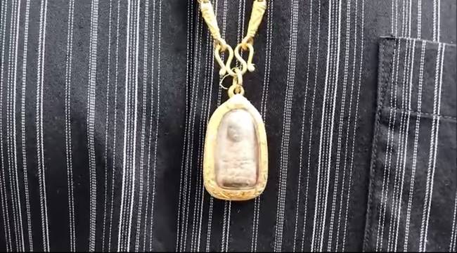 ฟ้าผ่าลงกลางรถ ฟ้าผ่าลงกลางรถ