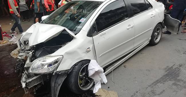 คนร้ายซุกยาไอซ์ยิงสู้ตำรวจ คนร้ายซุกยาไอซ์ยิงสู้ตำรวจ