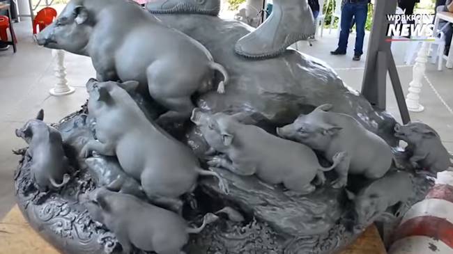 รูปหล่ออนุสาวรีย์จ่าแซม รูปหล่ออนุสาวรีย์จ่าแซม