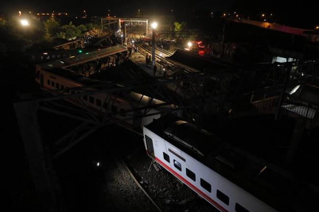 รถไฟตกรางไต้หวัน รถไฟตกรางไต้หวัน
