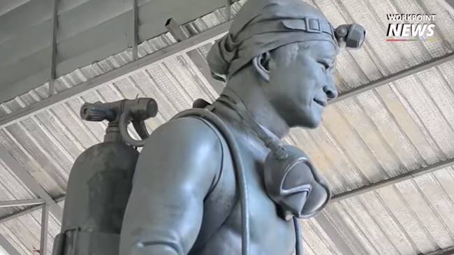 รูปหล่ออนุสาวรีย์จ่าแซม รูปหล่ออนุสาวรีย์จ่าแซม