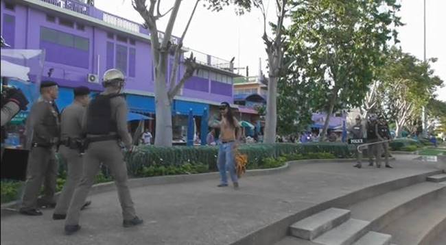 ตำรวจซ้อมแผนจับคนคลั่ง ตำรวจซ้อมแผนจับคนคลั่ง