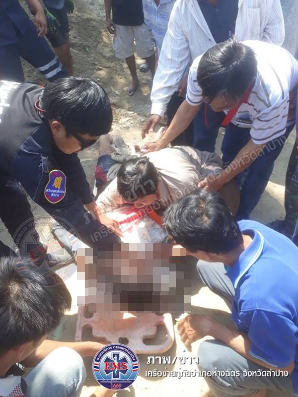รถบรรทุกจมน้ำ รถบรรทุกจมน้ำ