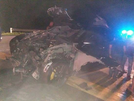 รถหรูพุ่งชนควาย รถหรูพุ่งชนควาย