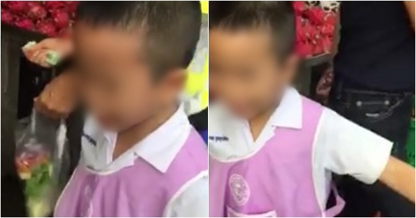 ฮาลั่นตลาด ! คลิปหนุ่มน้อยอนุบาล เถียงแม่ค้าสุดตัว ปกป้องสาวน้อยถูกรังแก ฮาลั่นตลาด ! คลิปหนุ่มน้อยอนุบาล เถียงแม่ค้าสุดตัว ปกป้องสาวน้อยถูกรังแก