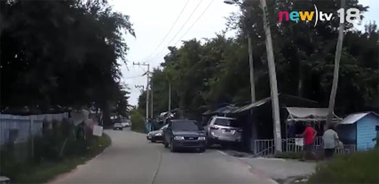 เอ็ม หนองปรือ เอเย่นต์ยาบ้าสาวจนมุม หลังโดนไล่ล่า-ซิ่งหนีชนยับ 5 คันรวด (มีคลิป) เอ็ม หนองปรือ เอเย่นต์ยาบ้าสาวจนมุม หลังโดนไล่ล่า-ซิ่งหนีชนยับ 5 คันรวด (มีคลิป)