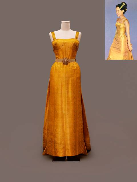 ชมภาพฉลองพระองค์พระราชินี สุดงดงามในนิทรรศการ งามสมบรมราชินีนาถ ชมภาพฉลองพระองค์พระราชินี สุดงดงามในนิทรรศการ งามสมบรมราชินีนาถชมภาพฉลองพระองค์พระราชินี สุดงดงามในนิทรรศการ งามสมบรมราชินีนาถ