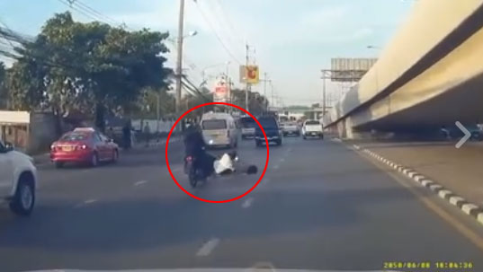 เด็กอาชีวะไล่ยิงเด็ก ม.3 มอบตัวเพิ่ม อ้างเขม่นมองหน้า ไม่เกี่ยวความแค้นสถาบัน เด็กอาชีวะไล่ยิงเด็ก ม.3 มอบตัวเพิ่ม อ้างเขม่นมองหน้า ไม่เกี่ยวความแค้นสถาบัน